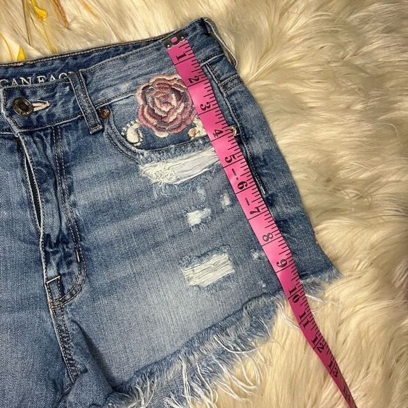 American Eagle floral embroidery denim shorts sz 4 - Picture 5 of 6